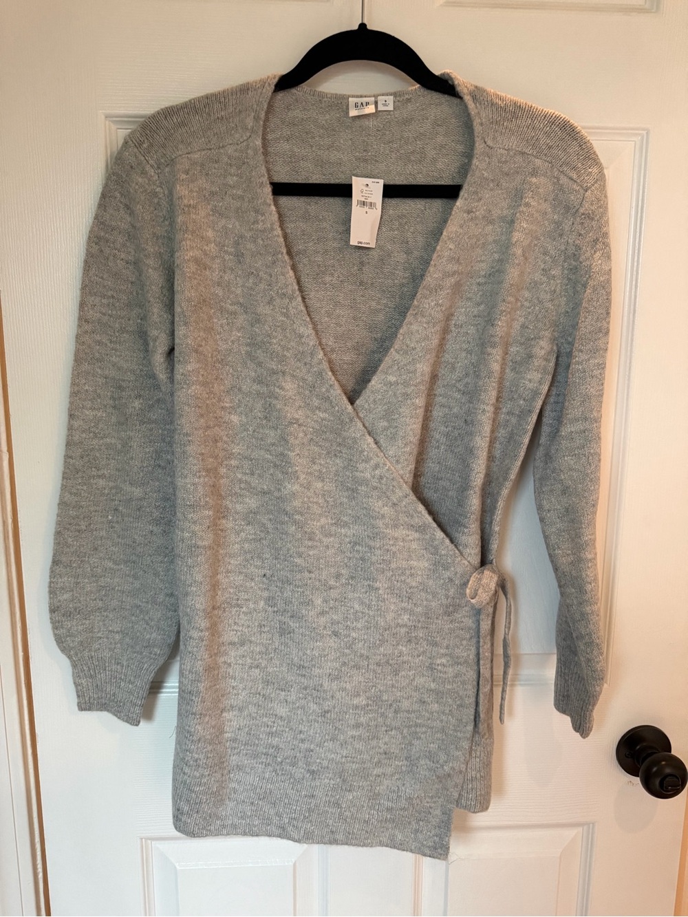 GAP Women's Heather Light Gray V-Neck Wrap Sweater